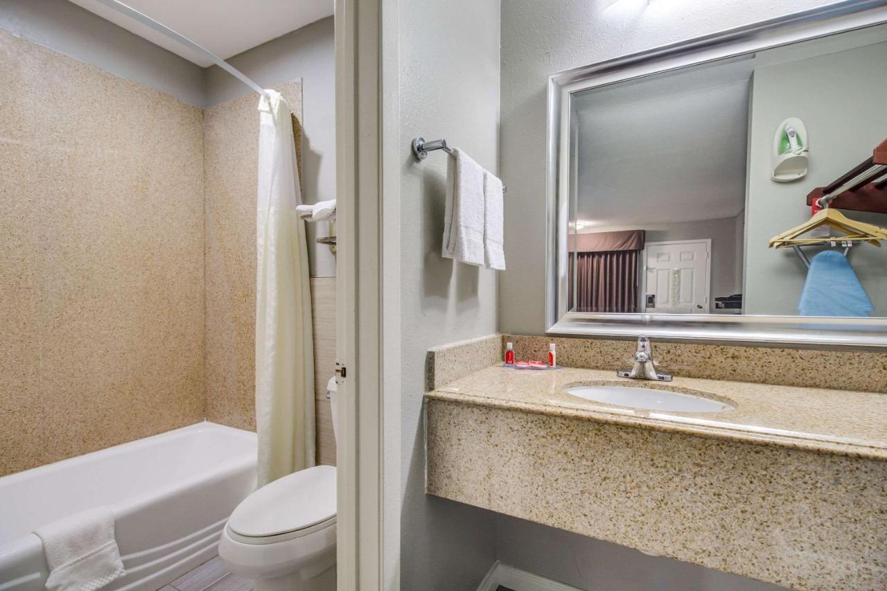 Econo Lodge Houston Brookhollow Exteriér fotografie